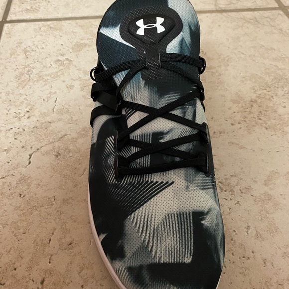 Under Armour Women’s UA Breathe Trainer Size 12 - Picture 2 of 5